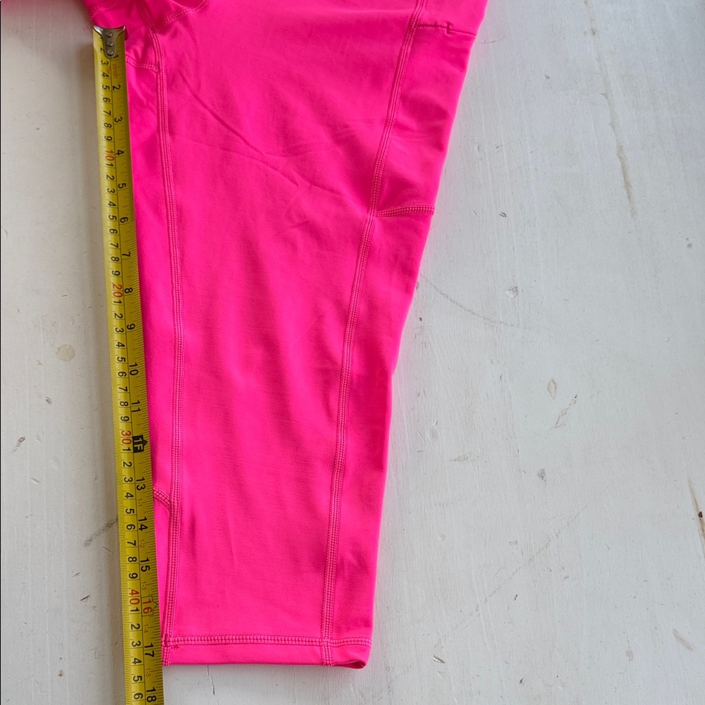 ZYIA Vibrant Hot Pink Women’s Capri Leggings - Picture 9 of 11